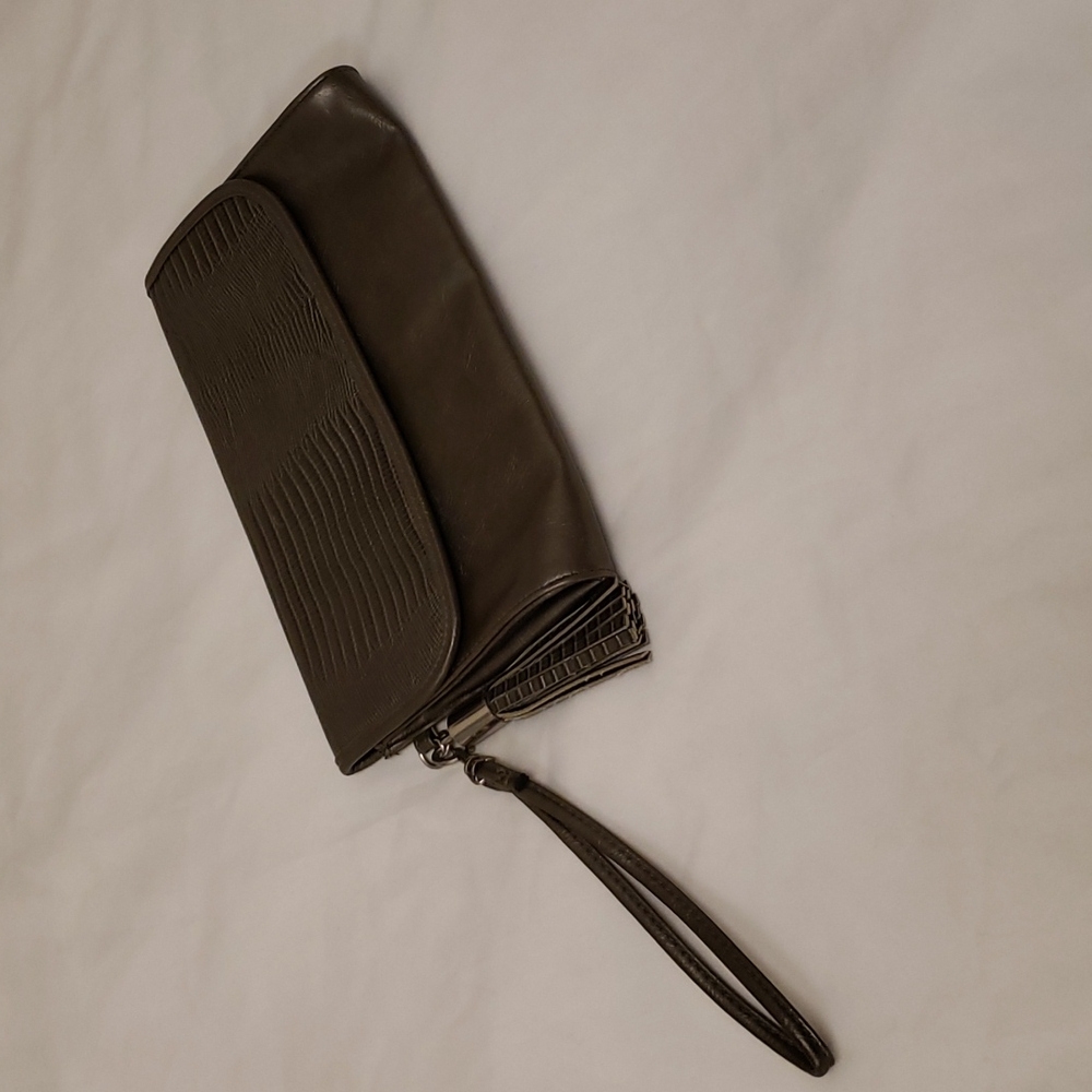 Merona Clutch Wristlet Handbag Purse PU Leather Snap Close Taupe Grey Women's OS